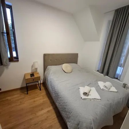 Nina Divcinova Apartamento *